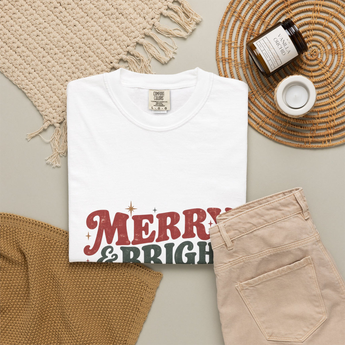 🎄 Merry & Bright Vintage Christmas Tee
