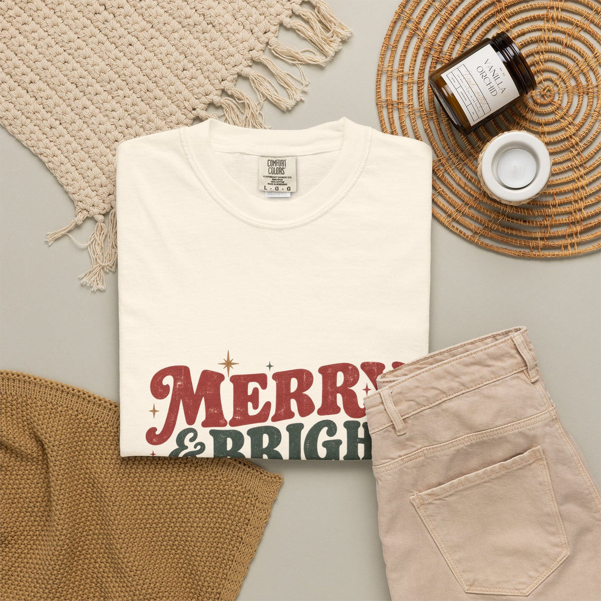 🎄 Merry & Bright Vintage Christmas Tee