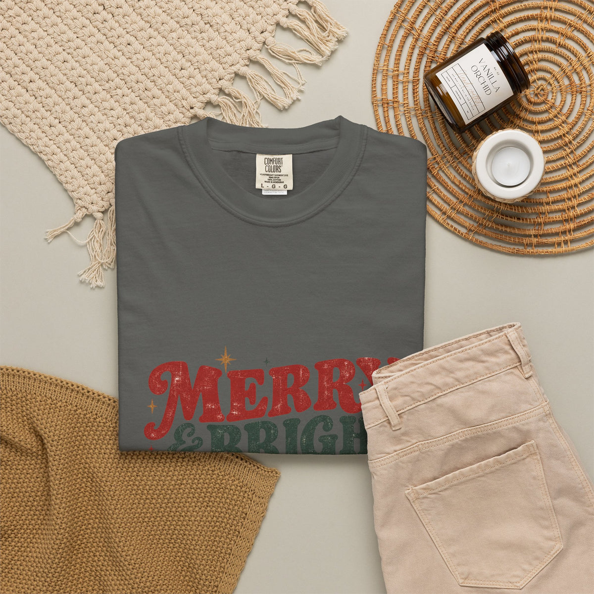 🎄 Merry & Bright Vintage Christmas Tee