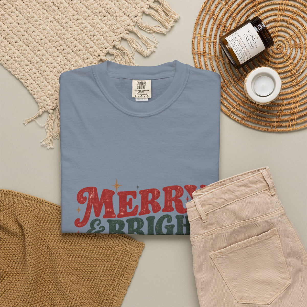 🎄 Merry & Bright Vintage Christmas Tee